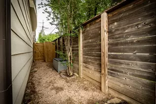 1258 Sampson St, Houston, TX 77003 - Photo 29