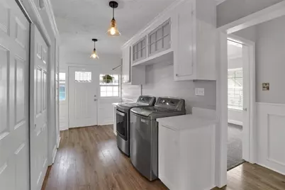 114 W Lobit Street, Baytown, TX 77520 - Photo 7
