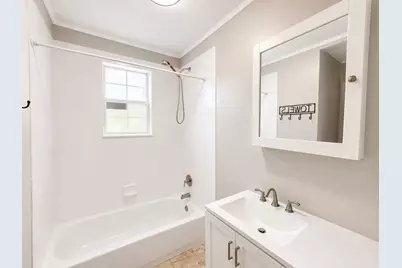 114 W Lobit Street, Baytown, TX 77520 - Photo 5