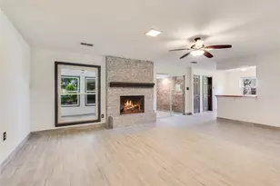 2004 Sleepy Hollow Dr, Pearland, TX 77581 - Photo 5