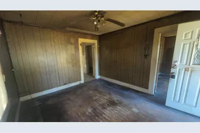 1111 Austin Street, Jacksonville, TX 75766 - Photo 3