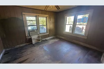 1111 Austin Street, Jacksonville, TX 75766 - Photo 5