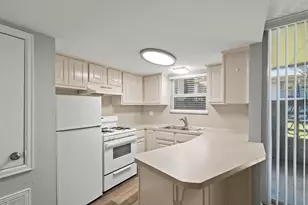 102 Strand St, Galveston, TX 77550 - Photo 5