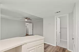 102 Strand St, Galveston, TX 77550 - Photo 7