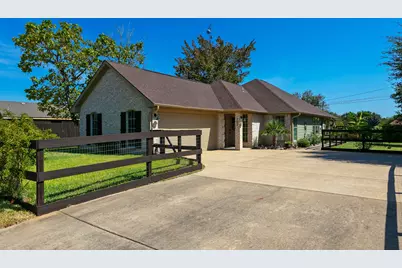 703 Meadow Brook Drive, Caldwell, TX 77836 - Photo 1