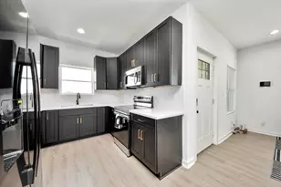9732 Tuffly St, Houston, TX 77029 - Photo 13