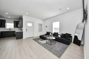 9732 Tuffly St, Houston, TX 77029 - Photo 9