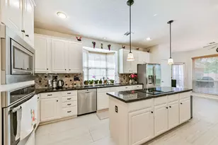 4302 Island Hills Dr, Houston, TX 77059 - Photo 13