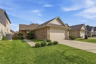 5047 Aspen Orch Dr, Houston, TX 77066 - Photo 1