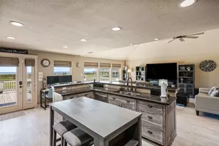 804 Sombrero Dr, Crystal Beach, TX 77650 - Photo 9