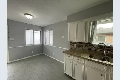 7918 Midland Forest Drive, Houston, TX 77088 - Photo 11