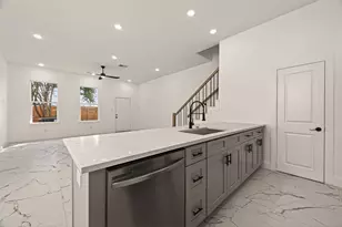 9332 Waller St, Houston, TX 77012 - Photo 9