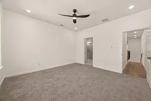 9332 Waller St, Houston, TX 77012 - Photo 21