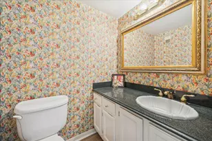 10227 Longmont Dr, Houston, TX 77042 - Photo 9