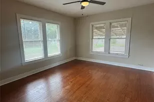 1305 9th St, Hempstead, TX 77445 - Photo 5