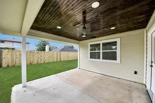 15411 Town Green Dr, Houston, TX 77083 - Photo 17