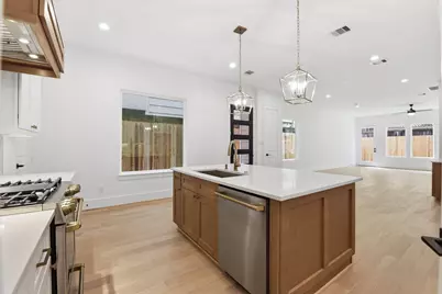 1434 Alexander Street, Houston, TX 77008 - Photo 9