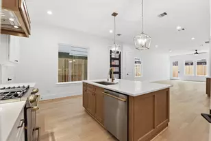1434 Alexander St, Houston, TX 77008 - Photo 9
