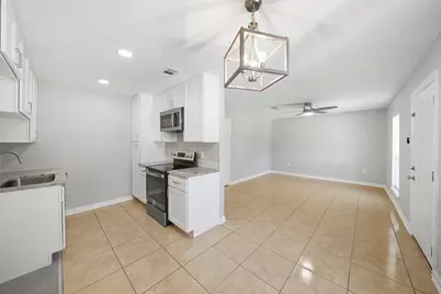 2526 Appian Way #4, New Caney, TX 77357 - Photo 5