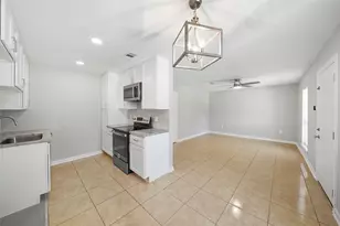 2526 Appian Wy, New Caney, TX 77357 - Photo 5