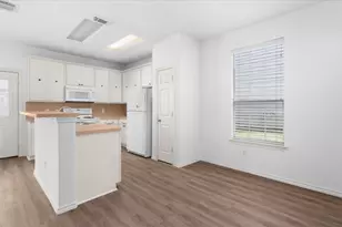 118 Burberry Park, The Woodlands, TX 77382 - Photo 9