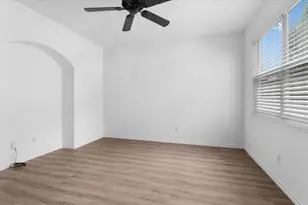 118 Burberry Park, The Woodlands, TX 77382 - Photo 5