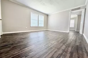 218 W 15th St, Houston, TX 77008 - Photo 9