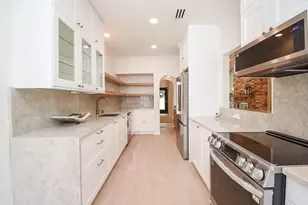 9342 Briar Forest Dr, Houston, TX 77063 - Photo 19