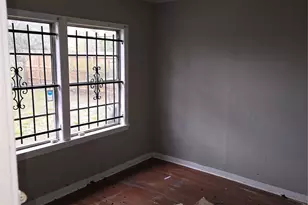 5318 Longmeadow St, Houston, TX 77033 - Photo 5