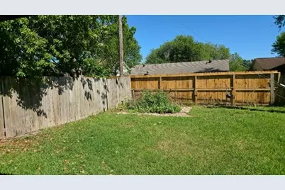 3223 Cedarmont Drive, La Porte, TX 77571 - Photo 11