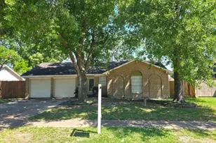 3223 Cedarmont Dr, La Porte, TX 77571 - Photo 1