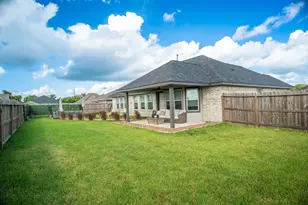 513 Yorktown Ave, Clute, TX 77531 - Photo 23
