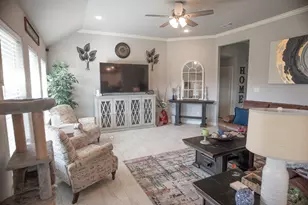 513 Yorktown Ave, Clute, TX 77531 - Photo 3
