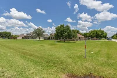 5835 Plantation Drive, Baytown, TX 77523 - Photo 5