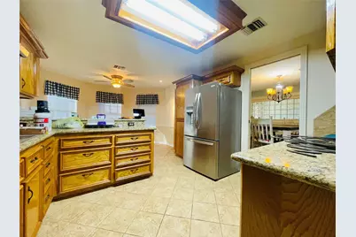 5835 Plantation Drive, Baytown, TX 77523 - Photo 9