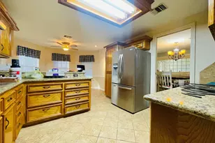 5835 Plantation Dr, Baytown, TX 77523 - Photo 9