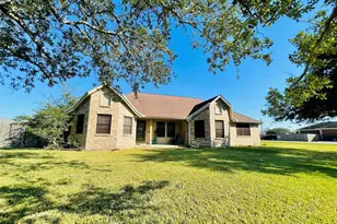 5835 Plantation Dr, Baytown, TX 77523 - Photo 1