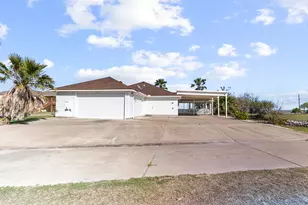 316 Marshall Johnson Ave S, Port Lavaca, TX 77979 - Photo 35