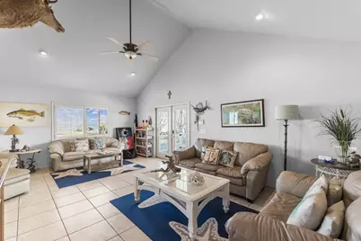 316 Marshall Johnson Avenue S, Port Lavaca, TX 77979 - Photo 7