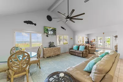 316 Marshall Johnson Avenue S, Port Lavaca, TX 77979 - Photo 9