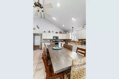 316 Marshall Johnson Avenue S, Port Lavaca, TX 77979 - Photo 17