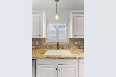 316 Marshall Johnson Avenue S, Port Lavaca, TX 77979 - Photo 15