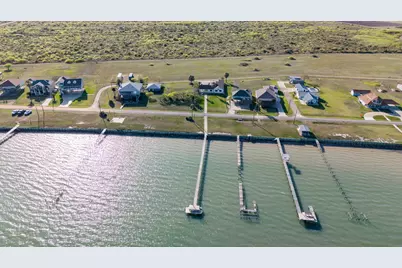 316 Marshall Johnson Avenue S, Port Lavaca, TX 77979 - Photo 37