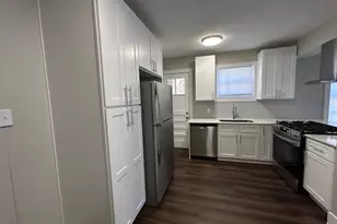 2428 Ave O 1/2 St, Galveston, TX 77550 - Photo 9