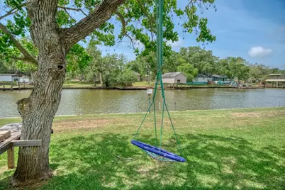 266 Pr 674, Sargent, TX 77414 - Photo 25