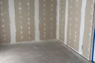 203 Briar Hill Dr N, Houston, TX 77042 - Photo 9