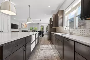 411 Callery Pear Ct, Conroe, TX 77304 - Photo 15