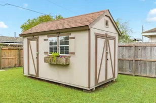 1008 S Belle Dr, Angleton, TX 77515 - Photo 9