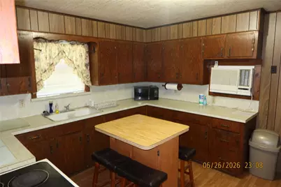 1413 N Main Street, Schulenburg, TX 78956 - Photo 17
