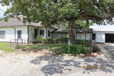1413 N Main Street, Schulenburg, TX 78956 - Photo 9